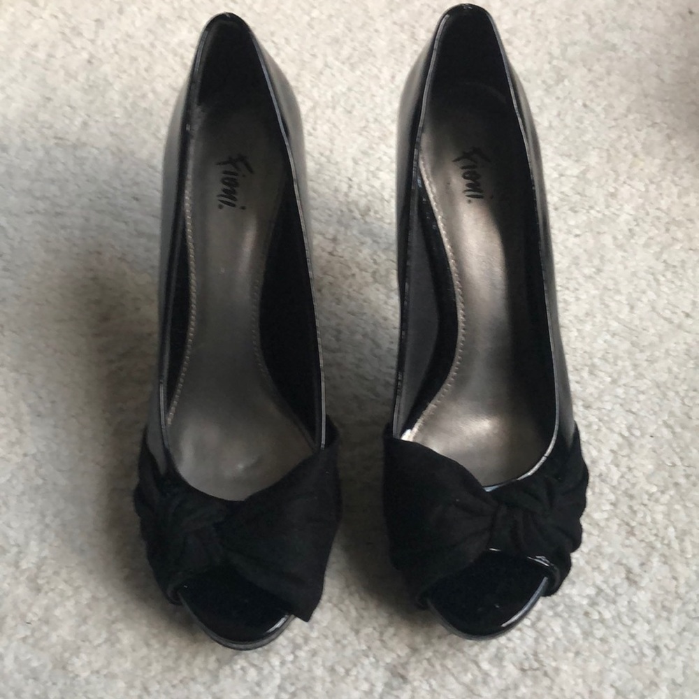 Fiona 4 1/2” Heels. Blk Pat. Leather/Faux Suede